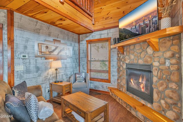 4836 Highland Place Way, Pigeon Forge, TN 37863