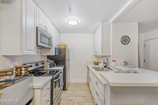 4554 E PARADISE VILLAGE Parkway 148, Phoenix, AZ 85032