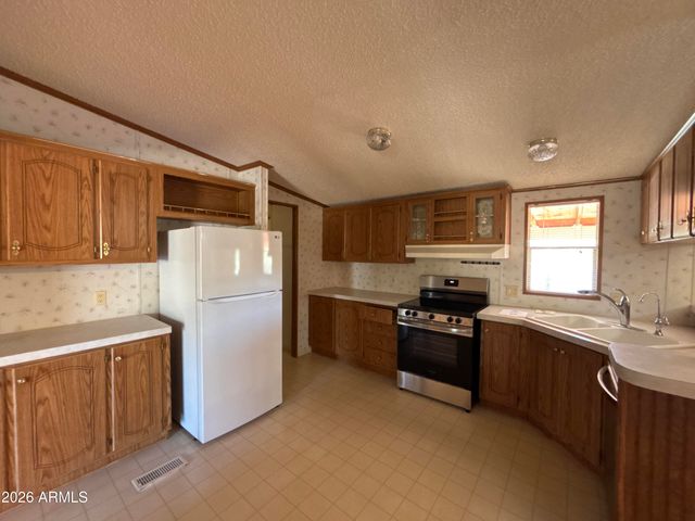 44410 N 14th Street, New River, AZ 85087
