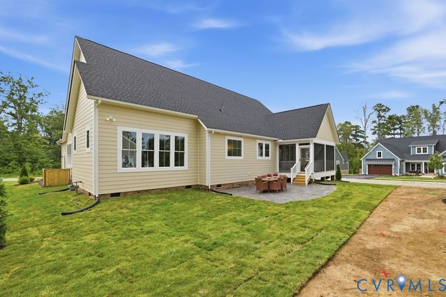 4901 Winding Waters Dr, Moseley, VA 23120