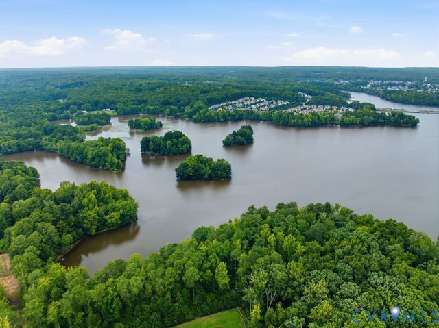 4901 Winding Waters Dr, Moseley, VA 23120