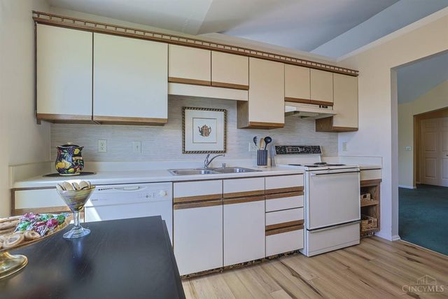 5199 Scarsdale Cove, Green Twp, OH 45248
