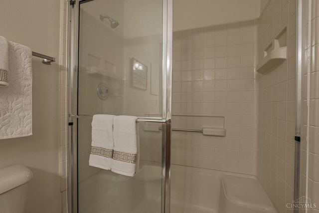 5199 Scarsdale Cove, Green Twp, OH 45248
