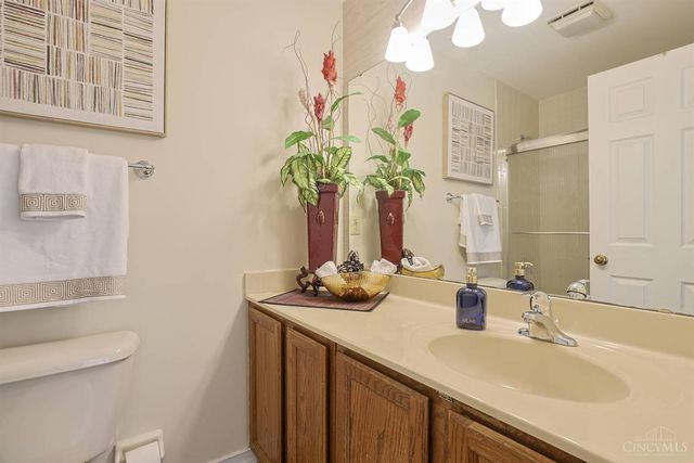 5199 Scarsdale Cove, Green Twp, OH 45248
