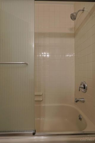 5199 Scarsdale Cove, Green Twp, OH 45248