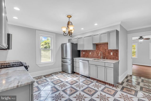 212 CLIFTON AVE, Mt Holly, NJ 08060