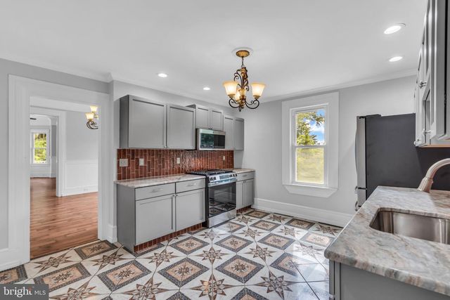 212 CLIFTON AVE, Mt Holly, NJ 08060