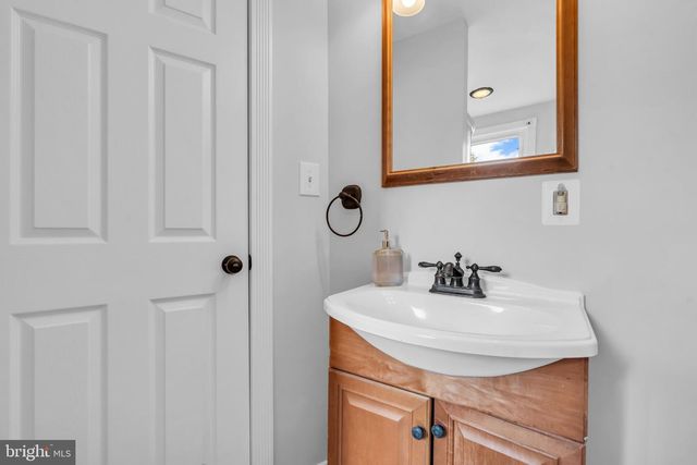 212 CLIFTON AVE, Mt Holly, NJ 08060