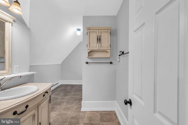 212 CLIFTON AVE, Mt Holly, NJ 08060