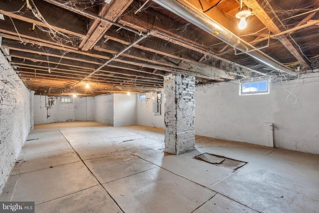 212 CLIFTON AVE, Mt Holly, NJ 08060