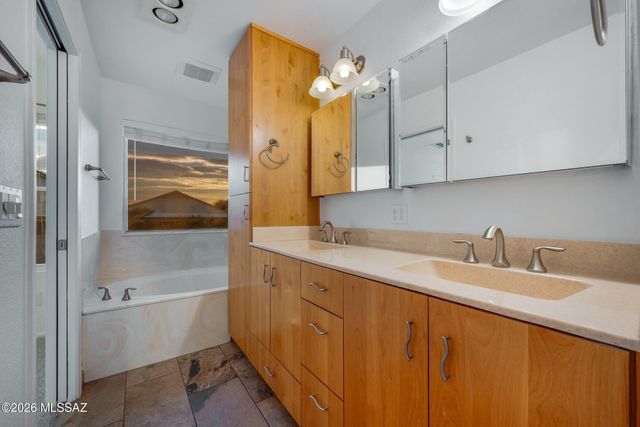 9181 E Sugar Sumac Street, Tucson, AZ 85747