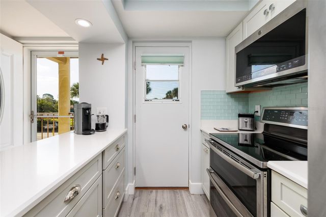 1 BOCA CIEGA POINT BOULEVARD 206, St Petersburg, FL 33708