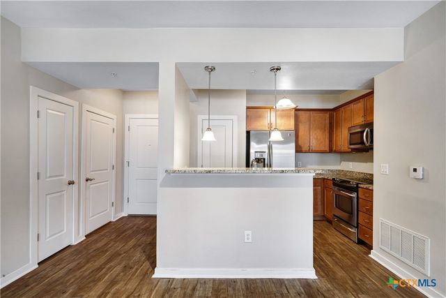 7342 Oak Manor Drive 4107, San Antonio, TX 78229