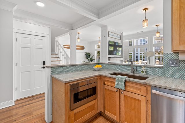1908 English Ivy Court, Mount Pleasant, SC 29464