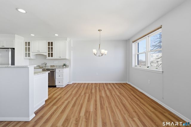 893 Farmington Avenue 5I, West Hartford, CT 06119