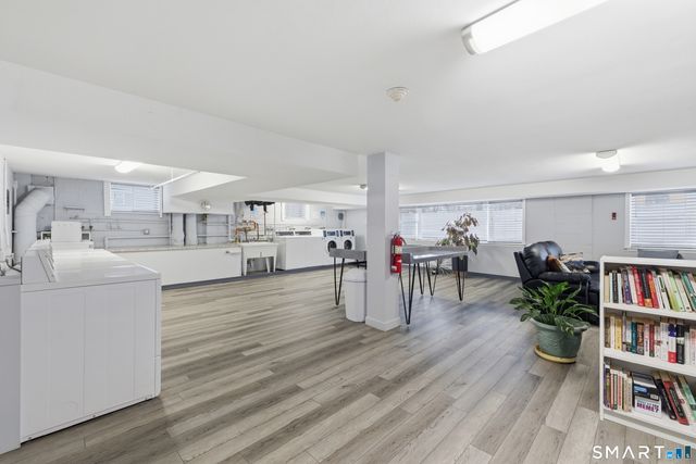 893 Farmington Avenue 5I, West Hartford, CT 06119