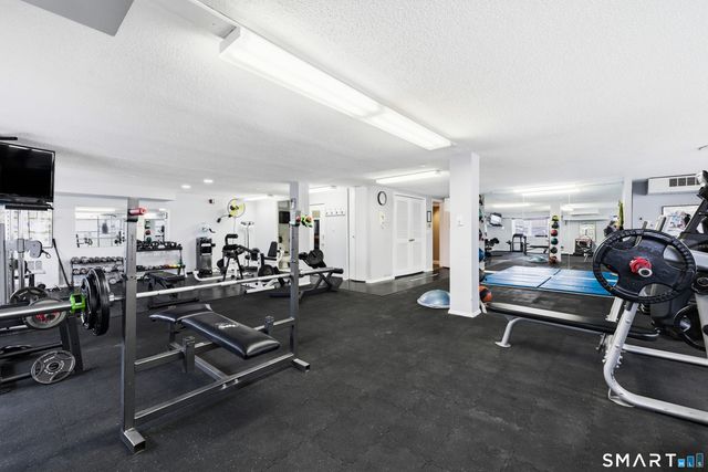 893 Farmington Avenue 5I, West Hartford, CT 06119