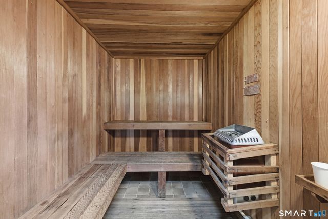 893 Farmington Avenue 5I, West Hartford, CT 06119