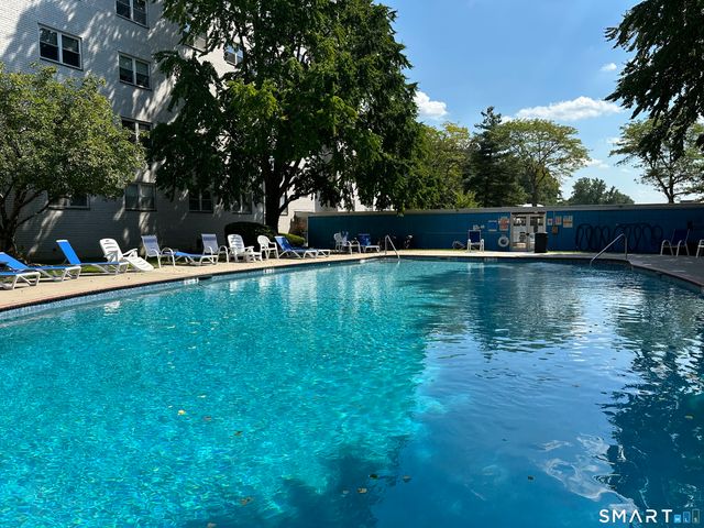 893 Farmington Avenue 5I, West Hartford, CT 06119