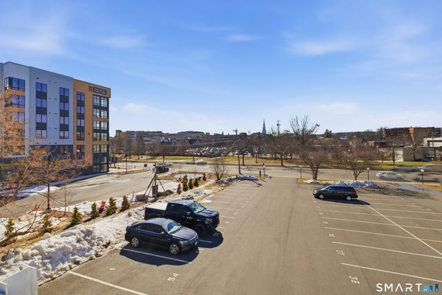 893 Farmington Avenue 5I, West Hartford, CT 06119