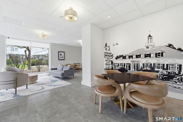 893 Farmington Avenue 5I, West Hartford, CT 06119