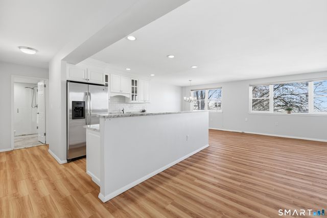 893 Farmington Avenue 5I, West Hartford, CT 06119