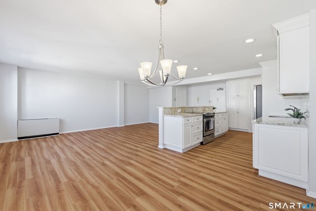 893 Farmington Avenue 5I, West Hartford, CT 06119