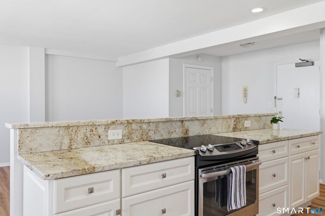 893 Farmington Avenue 5I, West Hartford, CT 06119