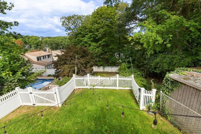 223 Linwood St, Lynn, MA 01905