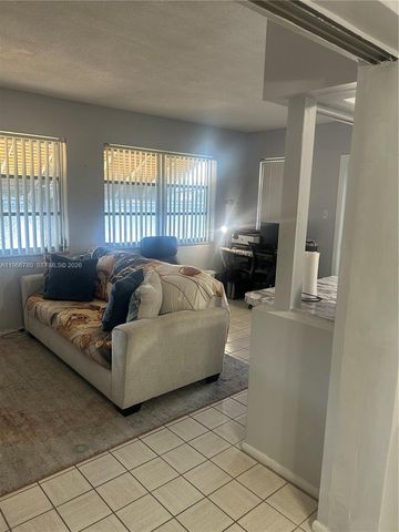 5715 NW 85th Ave, Tamarac, FL 33321