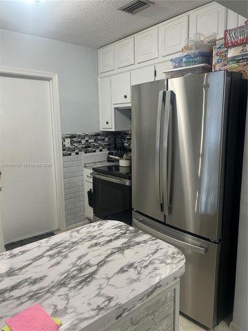 5715 NW 85th Ave, Tamarac, FL 33321