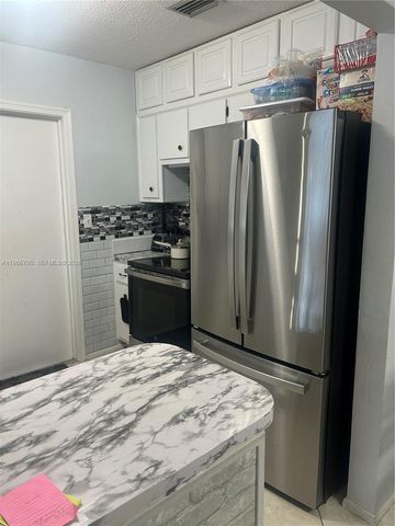 5715 NW 85th Ave, Tamarac, FL 33321