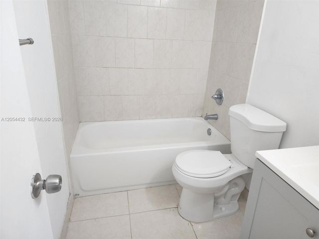 642 E 2nd Avenue B, Hialeah, FL 33010
