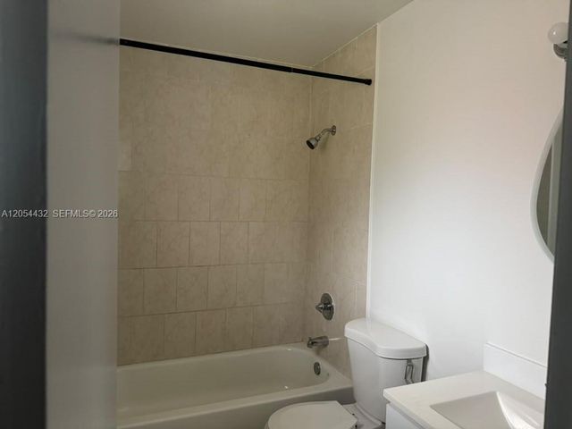 642 E 2nd Avenue B, Hialeah, FL 33010