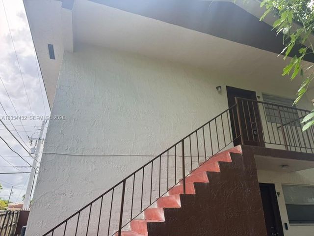 642 E 2nd Avenue B, Hialeah, FL 33010