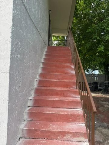 642 E 2nd Avenue B, Hialeah, FL 33010