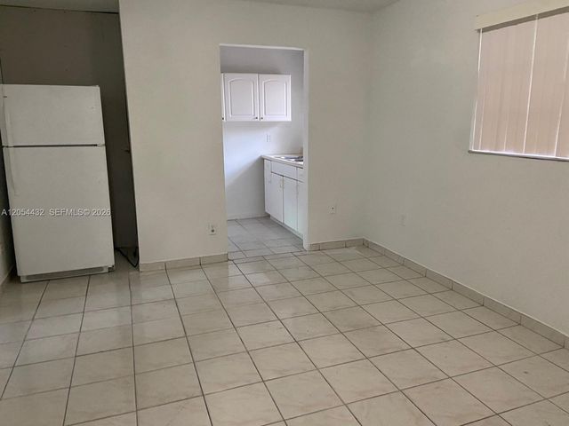 642 E 2nd Avenue B, Hialeah, FL 33010