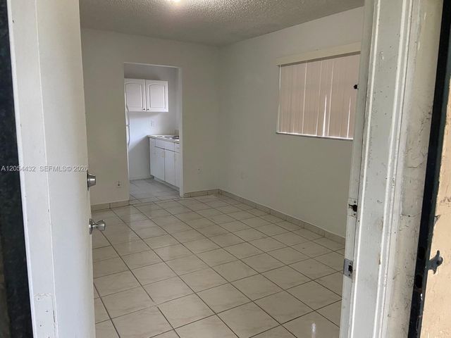 642 E 2nd Avenue B, Hialeah, FL 33010
