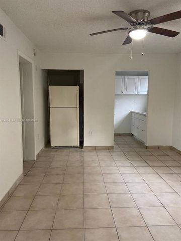 642 E 2nd Avenue B, Hialeah, FL 33010