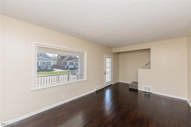 4004 E 41st Street, Newburgh Heights, OH 44105