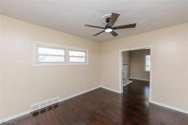 4004 E 41st Street, Newburgh Heights, OH 44105