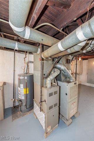 4004 E 41st Street, Newburgh Heights, OH 44105