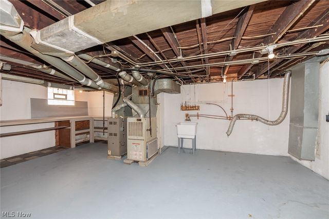 4004 E 41st Street, Newburgh Heights, OH 44105
