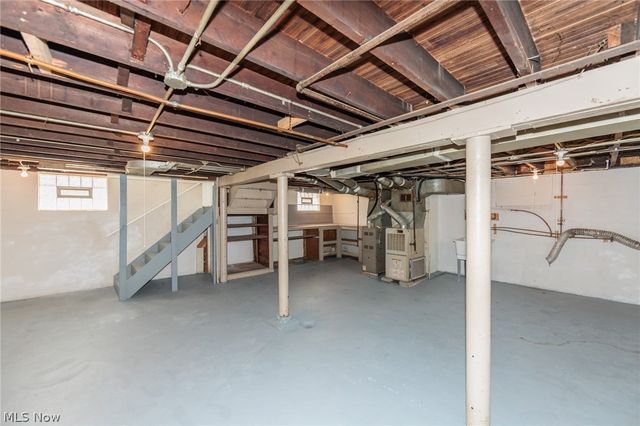 4004 E 41st Street, Newburgh Heights, OH 44105