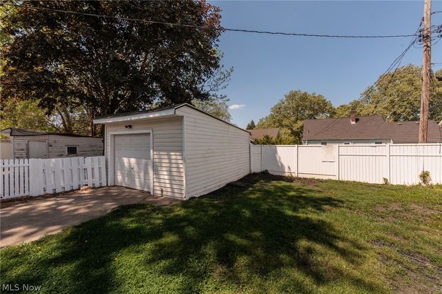 4004 E 41st Street, Newburgh Heights, OH 44105