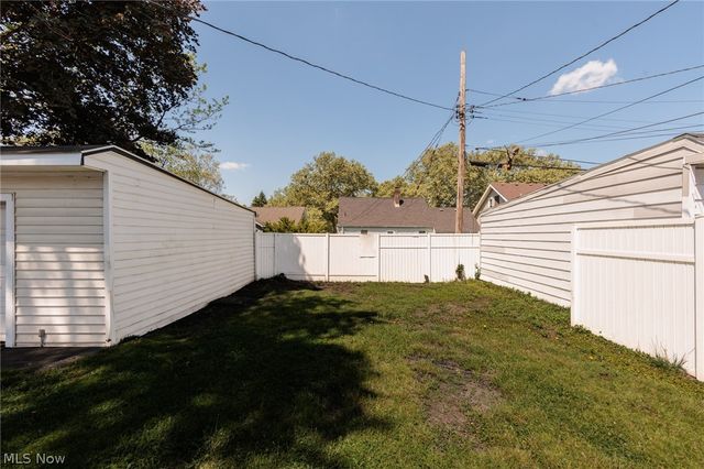 4004 E 41st Street, Newburgh Heights, OH 44105
