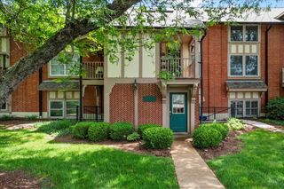 537 Colebrook Drive C, Webster Groves, MO 63119