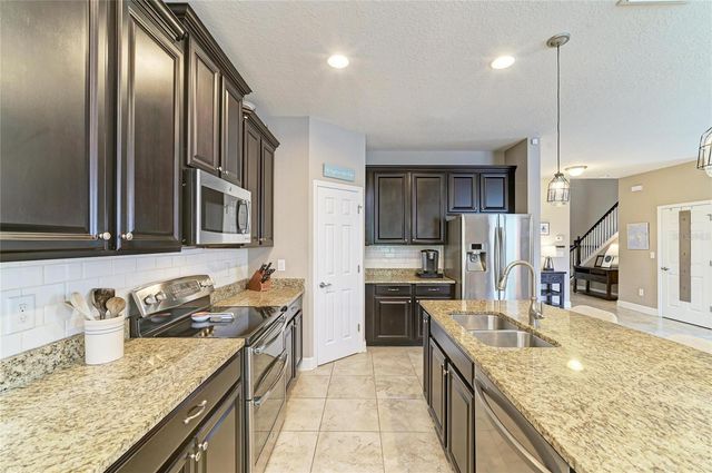 8425 NANDINA DRIVE, Sarasota, FL 34240