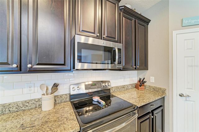 8425 NANDINA DRIVE, Sarasota, FL 34240