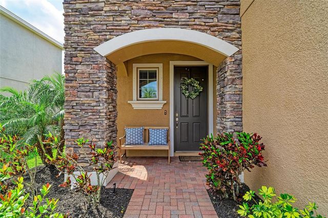 8425 NANDINA DRIVE, Sarasota, FL 34240